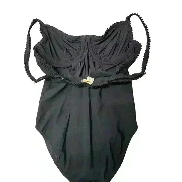 TORY BURCH ONE PIECE SOLID RUFFLE UNDER WIRE BLACK S/P SWIMSUIT / BODYSUIT - Picture 8 of 15